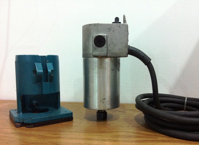 Click vào ảnh để xem ảnh lớn hơn. 

Name:	Makita router1.JPG 
Views:	216 
Size:	98.9 KB 
ID:	3885