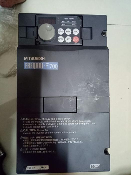 Click vào ảnh để xem ảnh lớn hơn. 

Name:	mitsu f700 5.5kw.jpg 
Views:	0 
Size:	124.1 KB 
ID:	41570